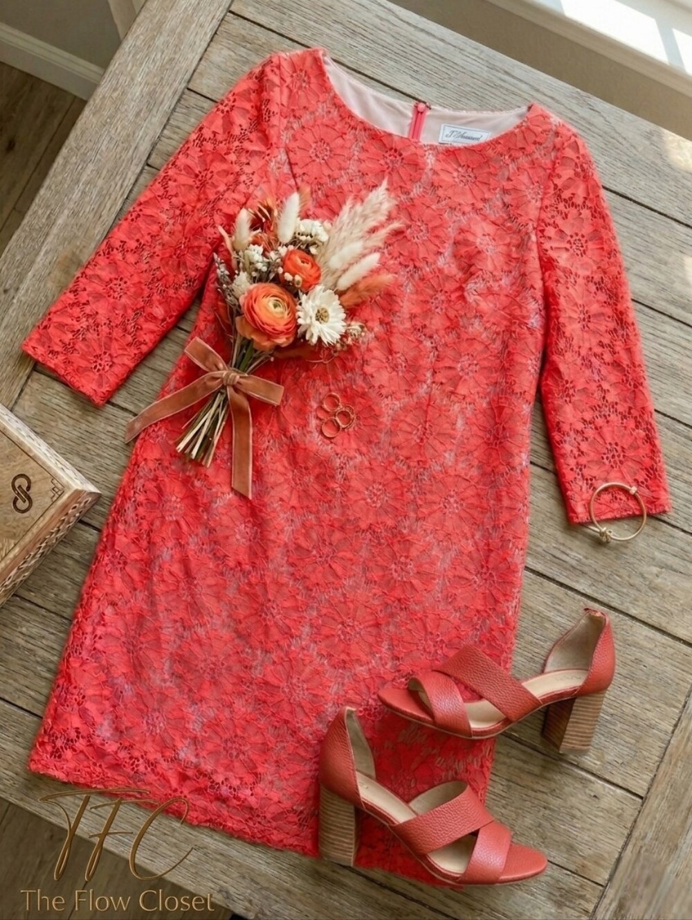 J Howard Coral Lace Sheath Dress Size 12 Wedding Guest Special Occasion EUC